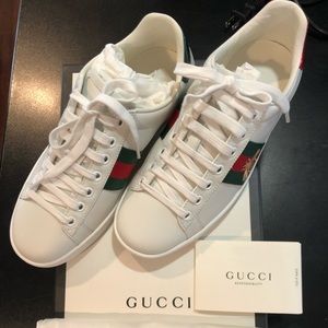 ❌SOLD❌Gucci Sneakers bee